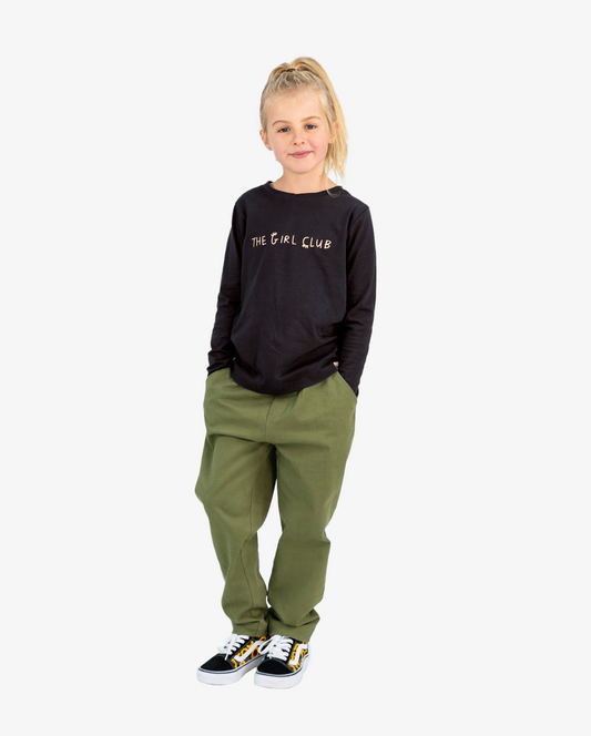 The BOB+TGC Khaki Stretch Pants are a must-have for cozy, everyday winter wear. Made from super soft cotton with just the right amount of stretch, these pants are made for non-stop wear. Designed with convenient side pockets and a double-stitched elasticated waist for a snug, secure fit, they’re perfect for chilly days and winter adventures. These pants go with everything! Pair them easily with your favourite hoodie or jacket from our winter collection for a cool, comfy look.