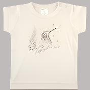 A delicate sketch in grey of a Kiwi and ferns on a cream cotton tee. Domes on the left shoulder makes for easier dressing your little one.